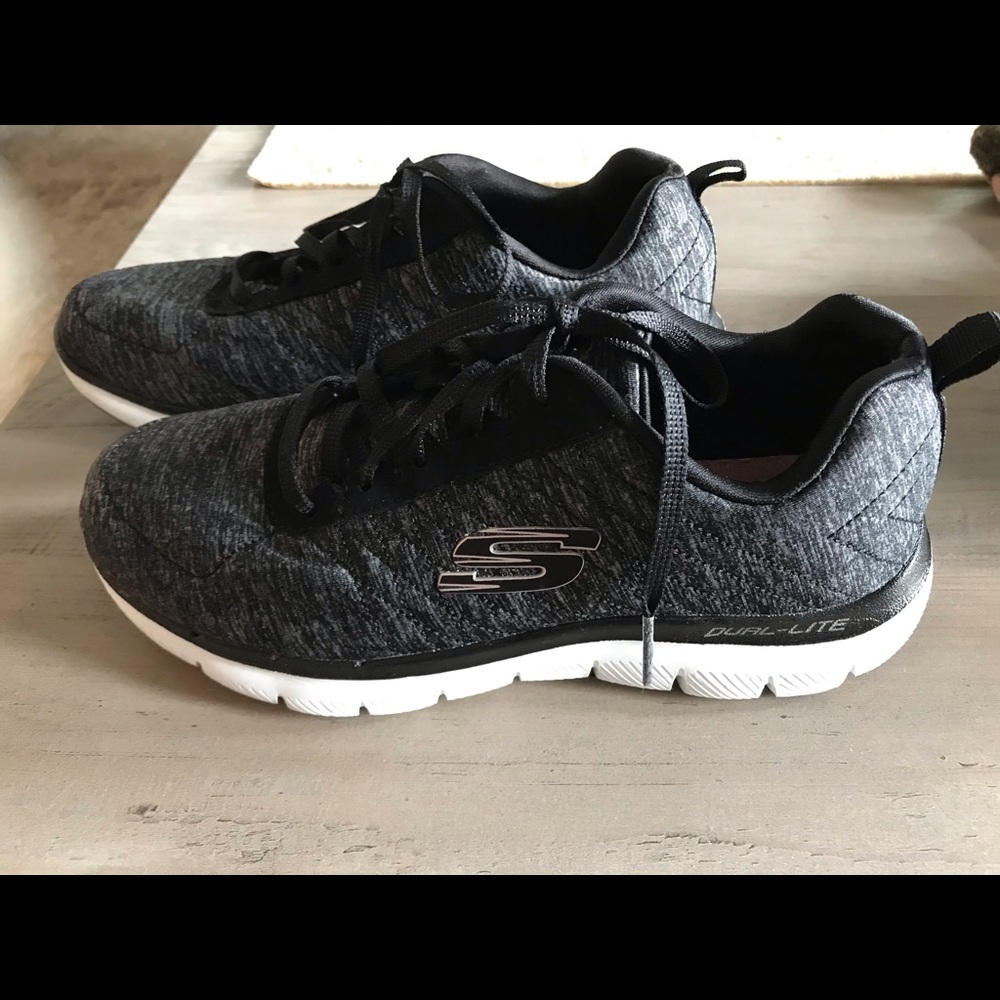 Skechers Dual Lite Black Sneakers